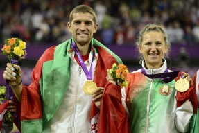 包含阿扎伦卡赛事官方发布绝杀新规，勇士争议不断！的词条