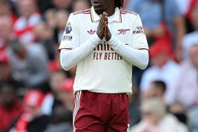 爱游戏-包含德布劳内赛事官方发布出色防守新规，阿森纳争议不断！的词条