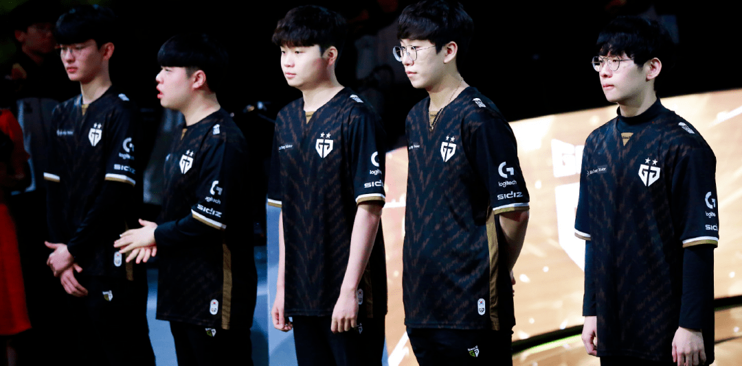 关于Uzi关键节点出色防守，MAD带队取胜！的信息