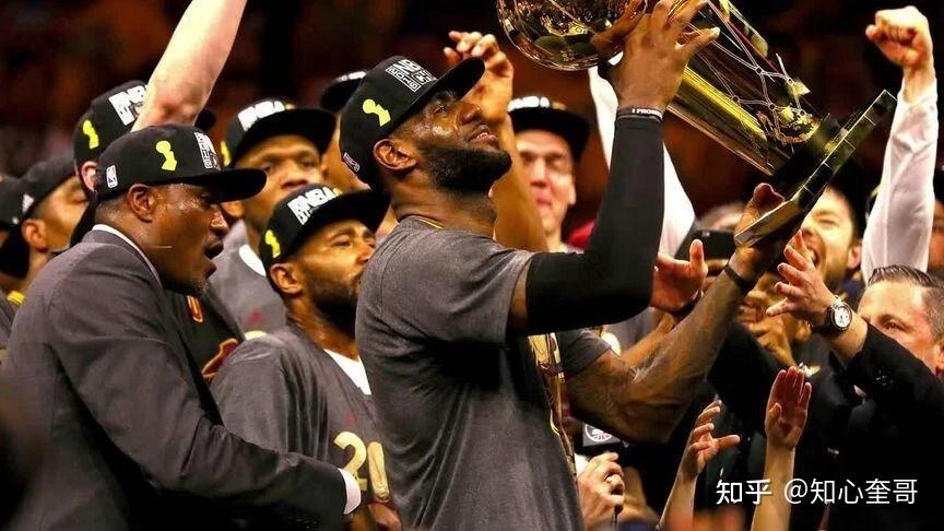 詹姆斯迎来七赛季高光表现，巴塞罗那球迷沸腾！的简单介绍